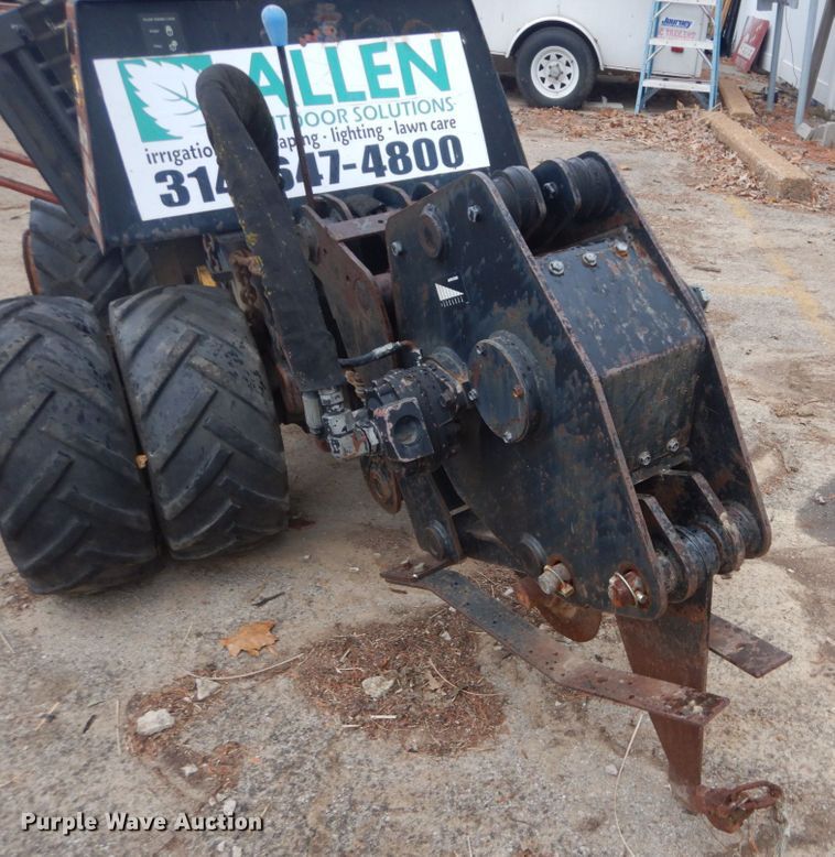 image for item HV9604 2001 Ditch Witch 410 SX  trencher