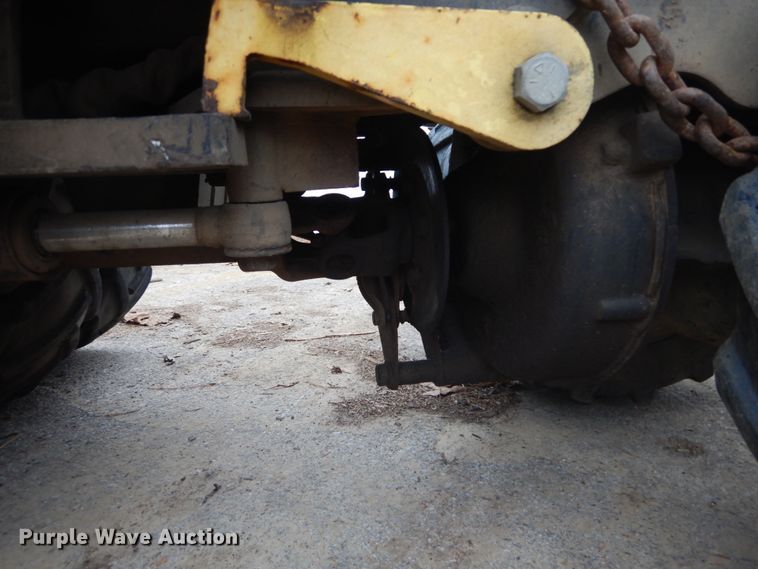 image for item HV9604 2001 Ditch Witch 410 SX  trencher