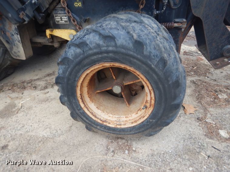 image for item HV9604 2001 Ditch Witch 410 SX  trencher