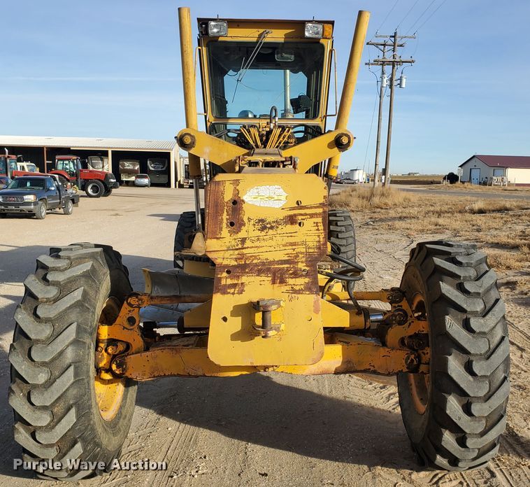 image for item HW9666 1985 Champion 720A  motor grader