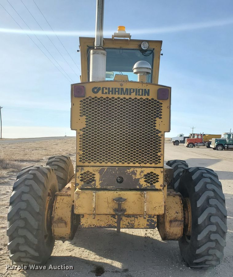 image for item HW9666 1985 Champion 720A  motor grader