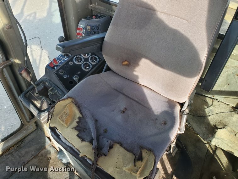 image for item HW9666 1985 Champion 720A  motor grader