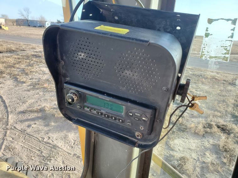 image for item HW9666 1985 Champion 720A  motor grader