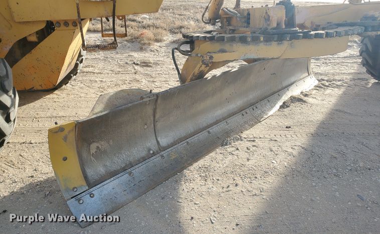 image for item HW9666 1985 Champion 720A  motor grader