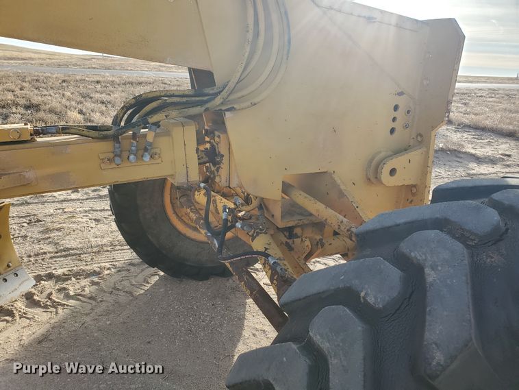 image for item HW9666 1985 Champion 720A  motor grader