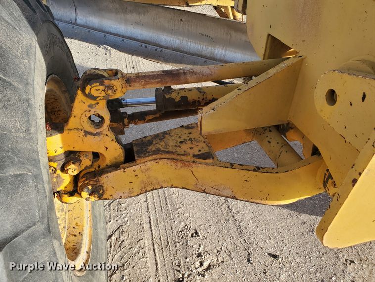 image for item HW9666 1985 Champion 720A  motor grader