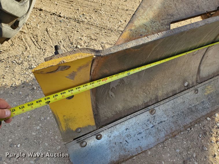 image for item HW9666 1985 Champion 720A  motor grader