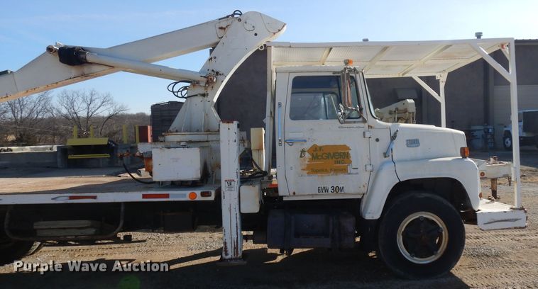 image for item IG9152 1977 Ford 750  bucket truck