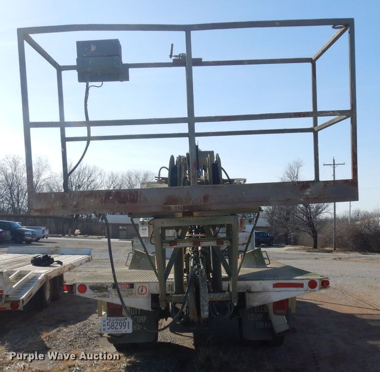 image for item IG9152 1977 Ford 750  bucket truck