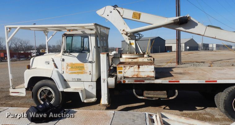 image for item IG9152 1977 Ford 750  bucket truck