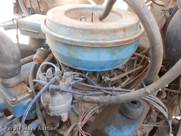 image for item IG9152 1977 Ford 750  bucket truck