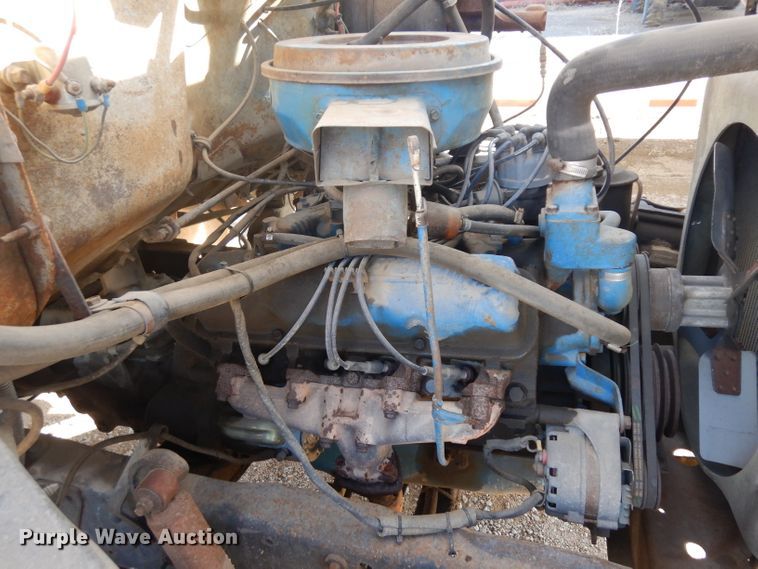 image for item IG9152 1977 Ford 750  bucket truck