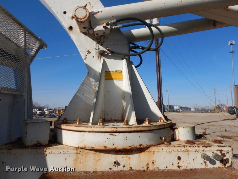 image for item IG9152 1977 Ford 750  bucket truck