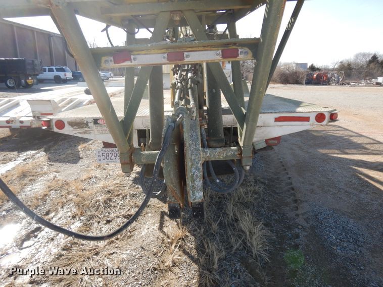 image for item IG9152 1977 Ford 750  bucket truck