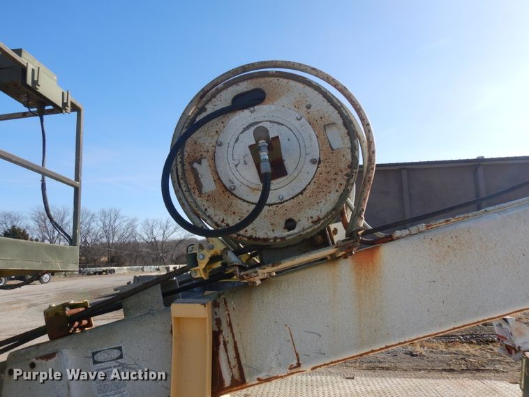 image for item IG9152 1977 Ford 750  bucket truck