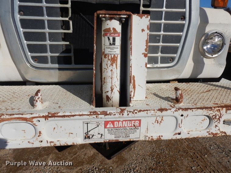 image for item IG9152 1977 Ford 750  bucket truck