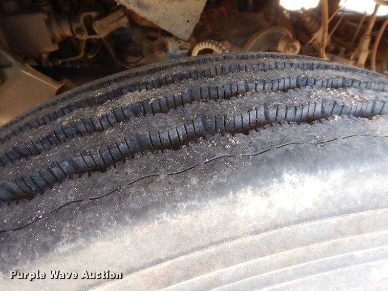 image for item IG9152 1977 Ford 750  bucket truck