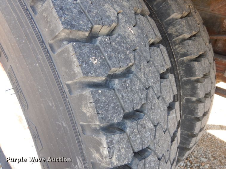 image for item IG9152 1977 Ford 750  bucket truck