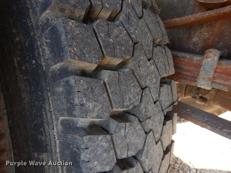 image for item IG9152 1977 Ford 750  bucket truck