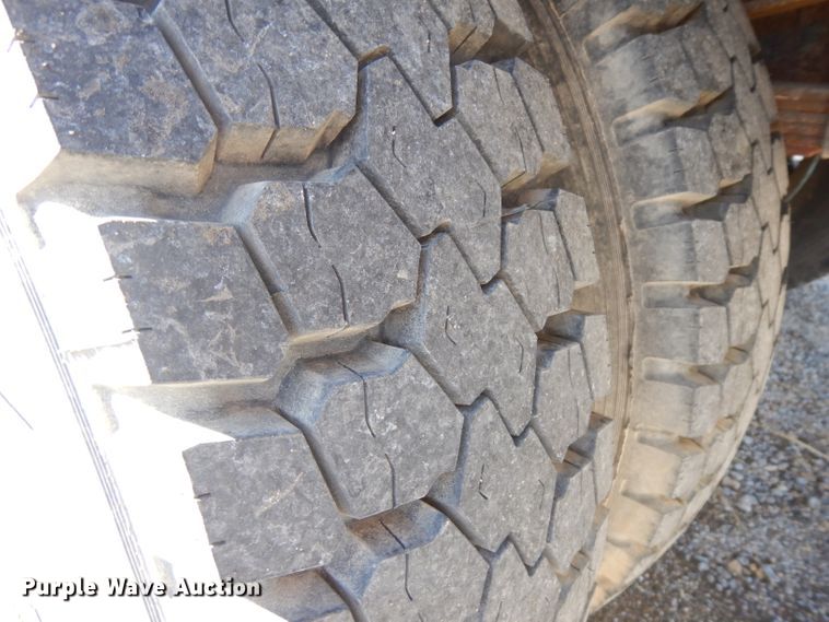 image for item IG9152 1977 Ford 750  bucket truck