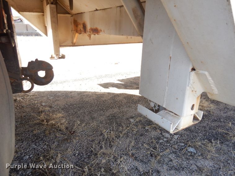 image for item IG9153 1986 Wilson 4860-FT  drop deck equipment trailer