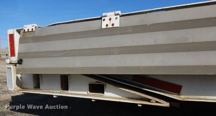 image for item IG9153 1986 Wilson 4860-FT  drop deck equipment trailer