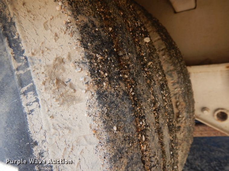 image for item IG9153 1986 Wilson 4860-FT  drop deck equipment trailer