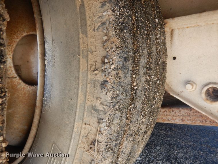 image for item IG9153 1986 Wilson 4860-FT  drop deck equipment trailer