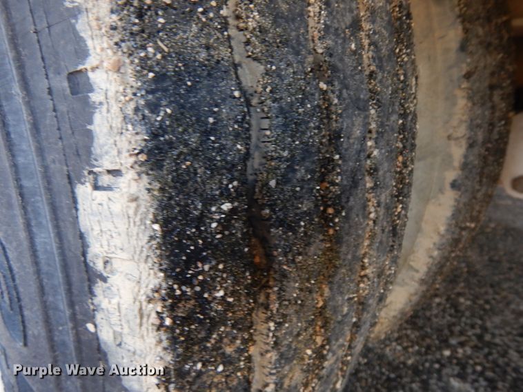 image for item IG9153 1986 Wilson 4860-FT  drop deck equipment trailer