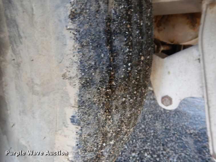 image for item IG9153 1986 Wilson 4860-FT  drop deck equipment trailer