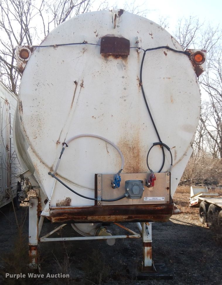 image for item IG9154 1963 Fruehauf  pneumatic dry bulk trailer