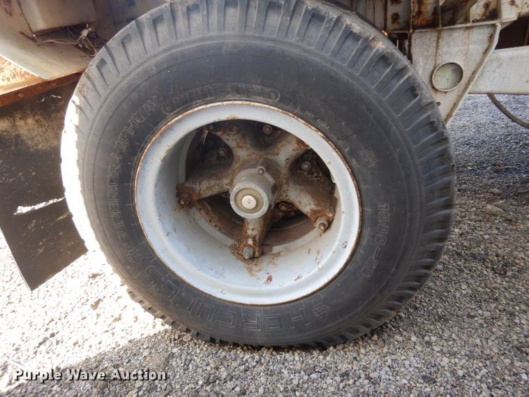 image for item IG9154 1963 Fruehauf  pneumatic dry bulk trailer