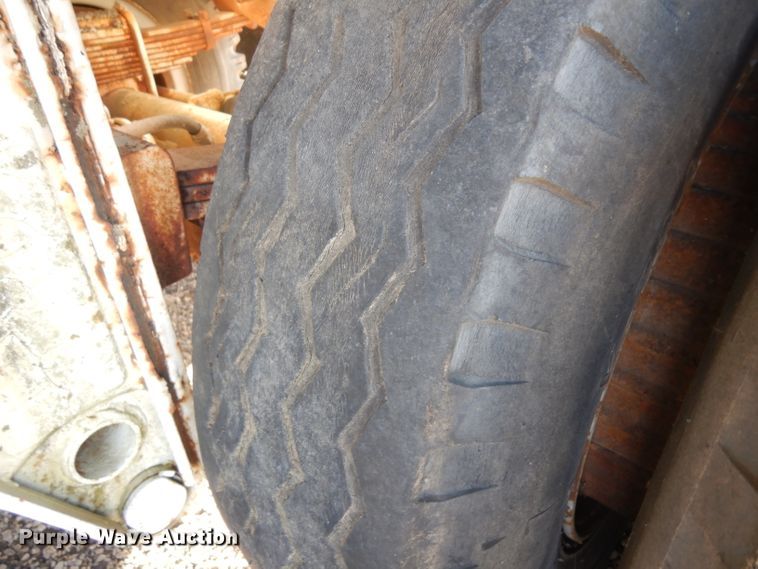 image for item IG9154 1963 Fruehauf  pneumatic dry bulk trailer