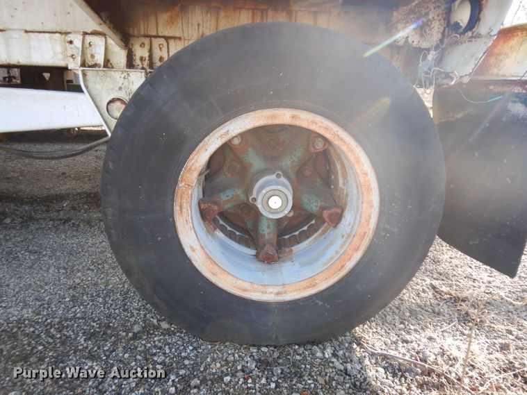 image for item IG9154 1963 Fruehauf  pneumatic dry bulk trailer