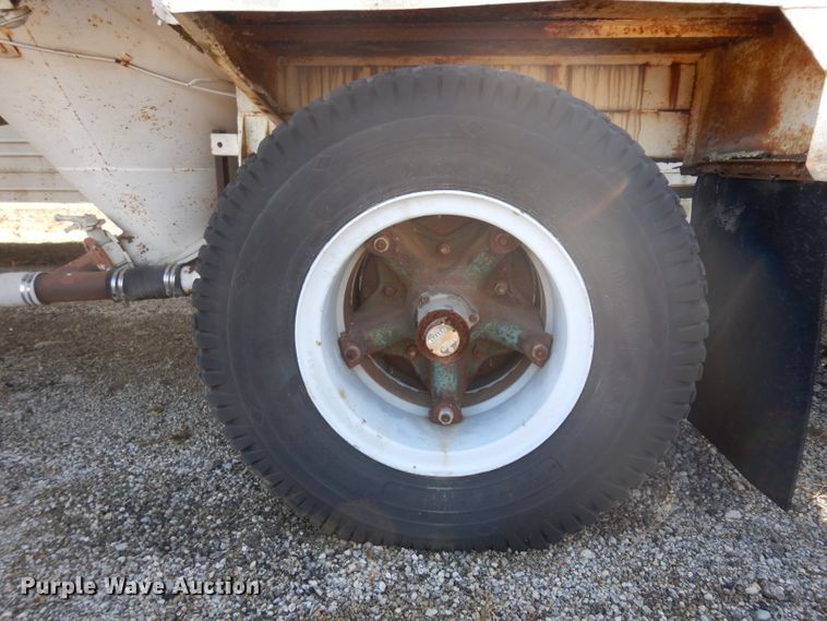 image for item IG9154 1963 Fruehauf  pneumatic dry bulk trailer