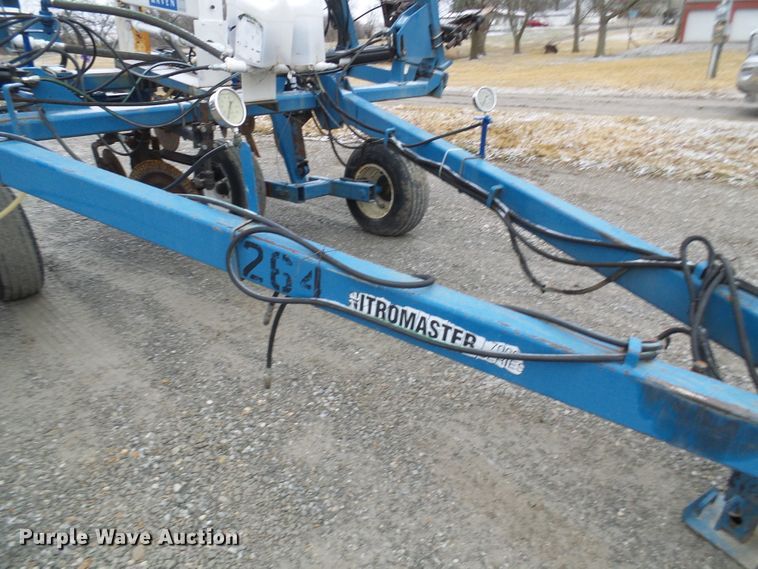 image for item DC2768 2004 Ag Systems Nitromaster 7000  anhydrous ammonia applicator