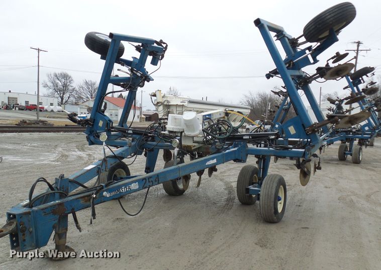image for item DC2769 2004 Ag Systems Nitromaster 7000  anhydrous ammonia applicator