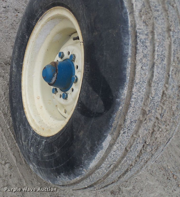 image for item DC2769 2004 Ag Systems Nitromaster 7000  anhydrous ammonia applicator