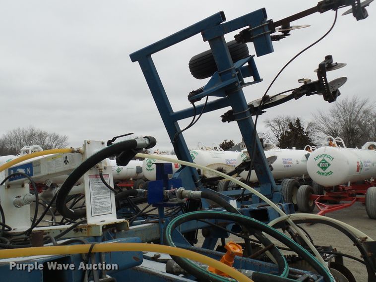 image for item DC2769 2004 Ag Systems Nitromaster 7000  anhydrous ammonia applicator