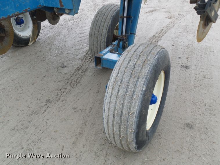 image for item DC2769 2004 Ag Systems Nitromaster 7000  anhydrous ammonia applicator