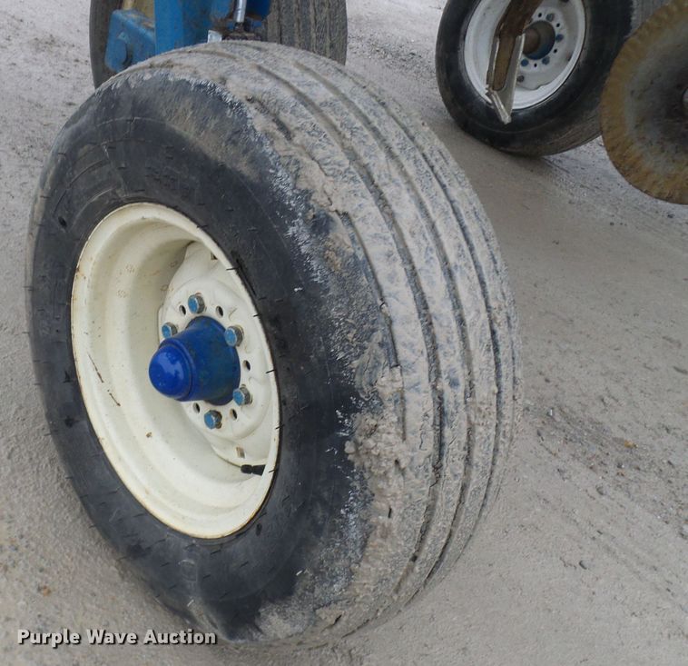 image for item DC2771 2006 Ag Systems Nitromaster 7000  anhydrous ammonia applicator