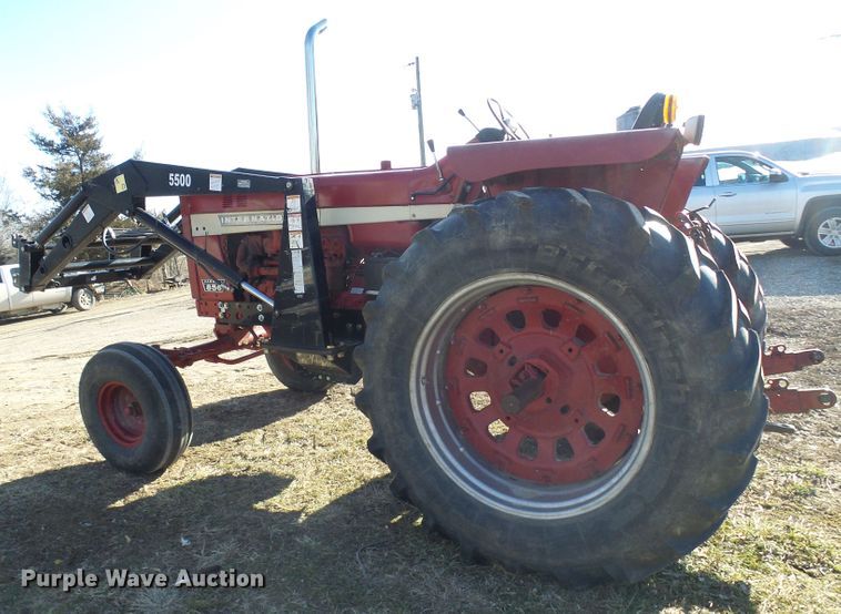 image for item DC2807 International 856  tractor