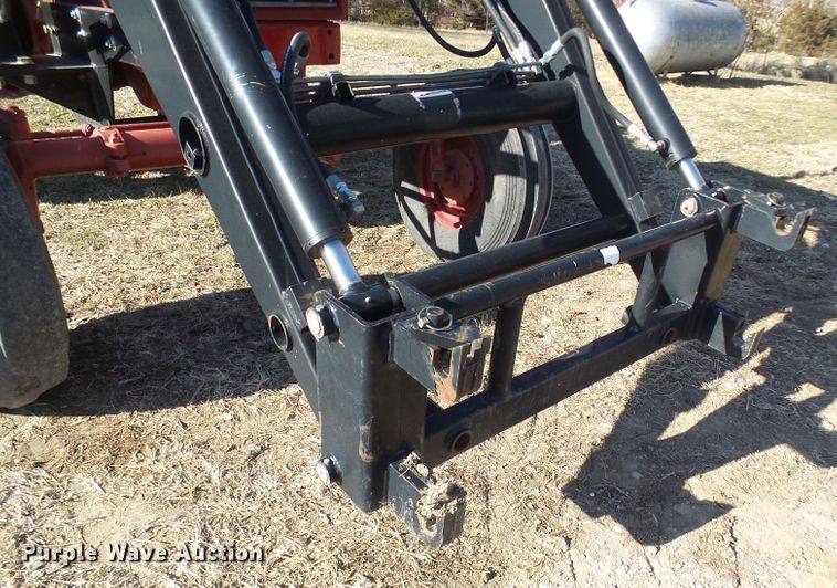 image for item DC2807 International 856  tractor