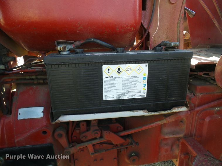 image for item DC2807 International 856  tractor