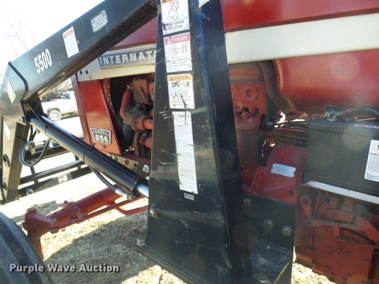 image for item DC2807 International 856  tractor