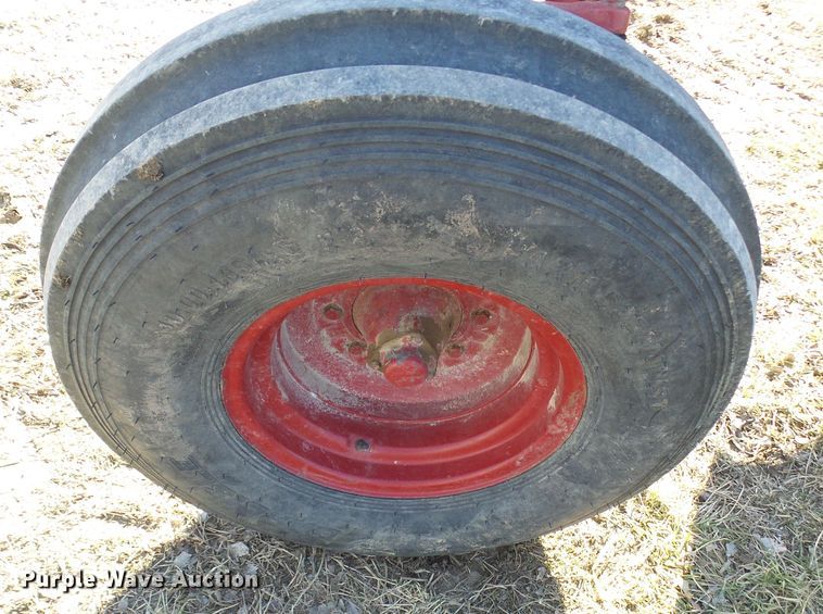 image for item DC2807 International 856  tractor