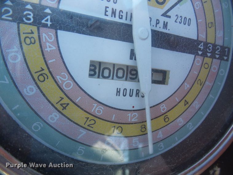 image for item DC2807 International 856  tractor