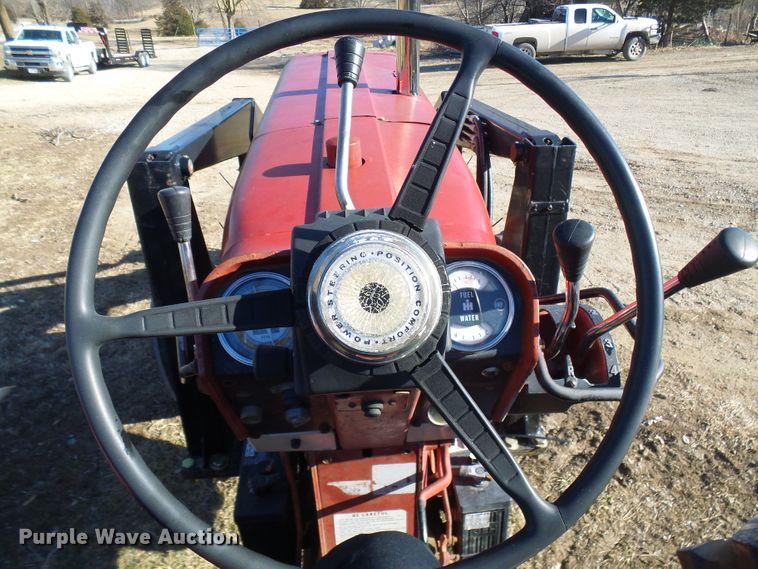 image for item DC2807 International 856  tractor