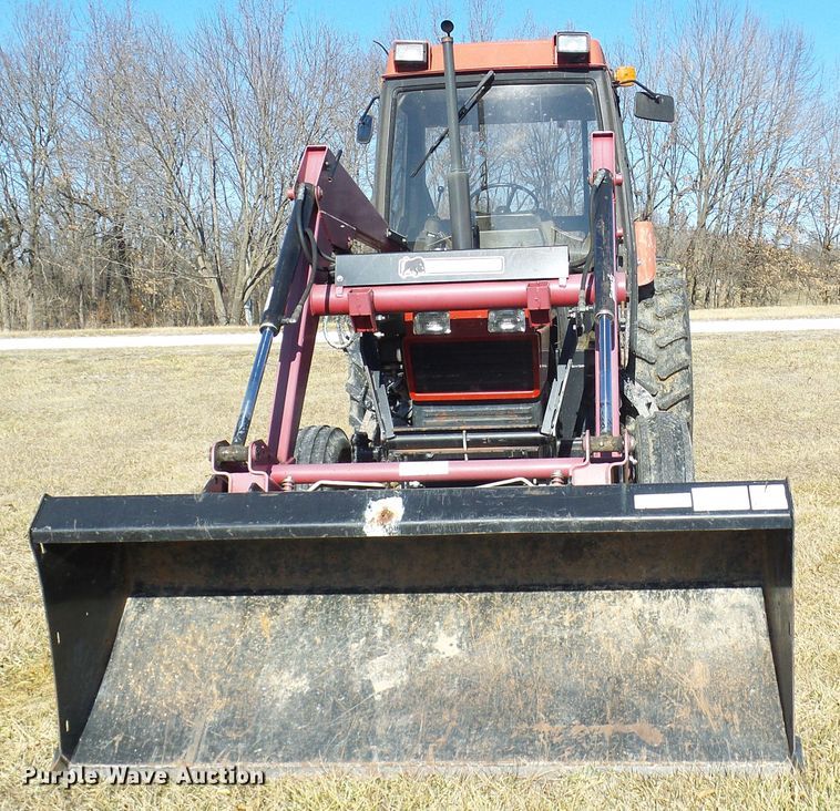 image for item DC2812 1990 Case 685 XL  tractor