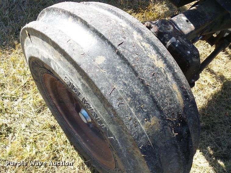 image for item DC2812 1990 Case 685 XL  tractor